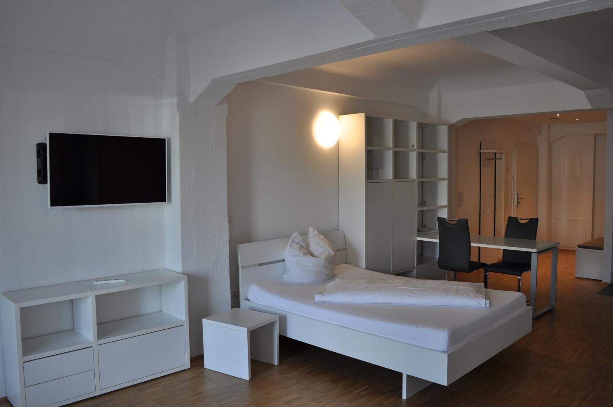 Апарт отель New Age Boardinghaus Хейльбронн Экстерьер фото